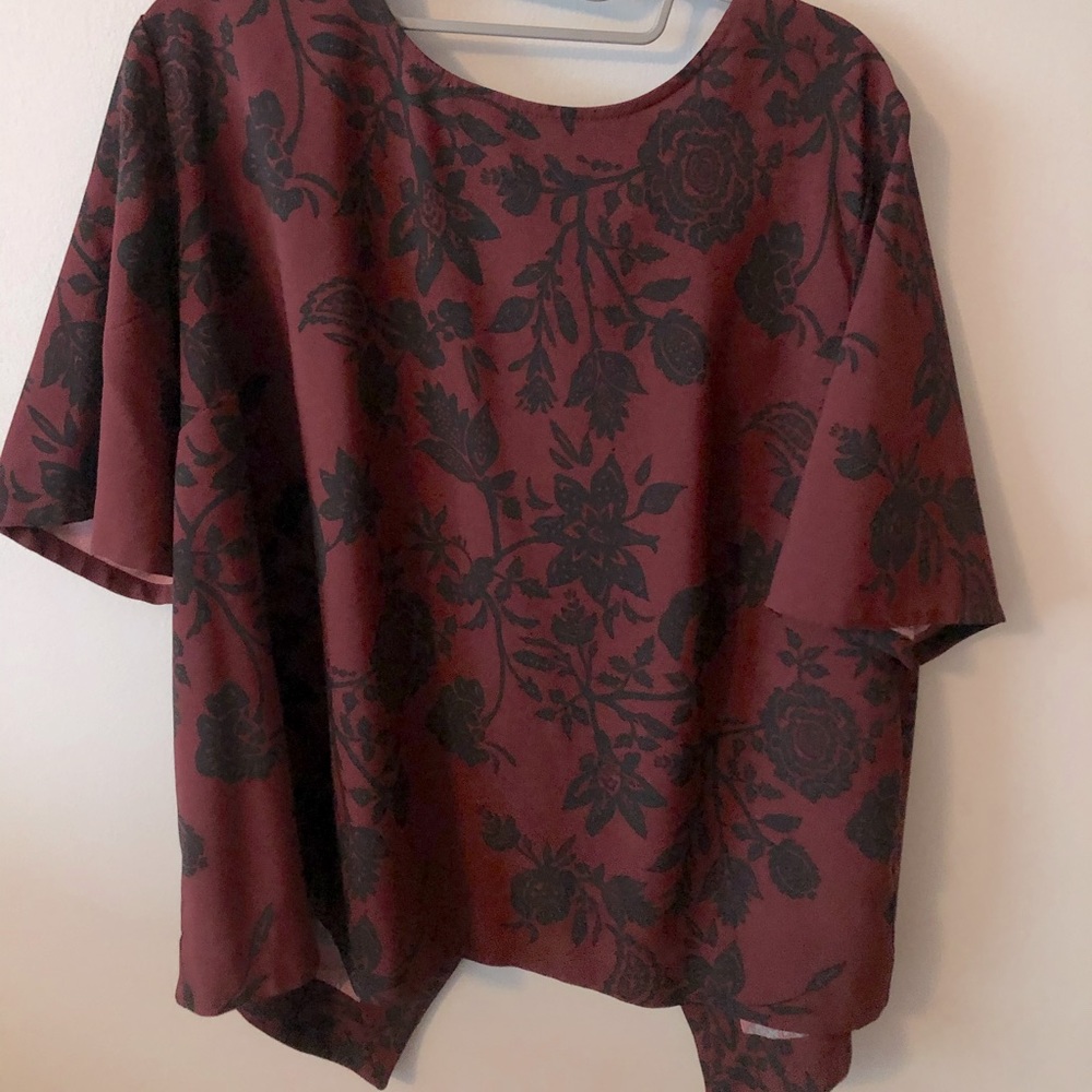 Ava & Viv Plus Size 2X Top with Black Slit